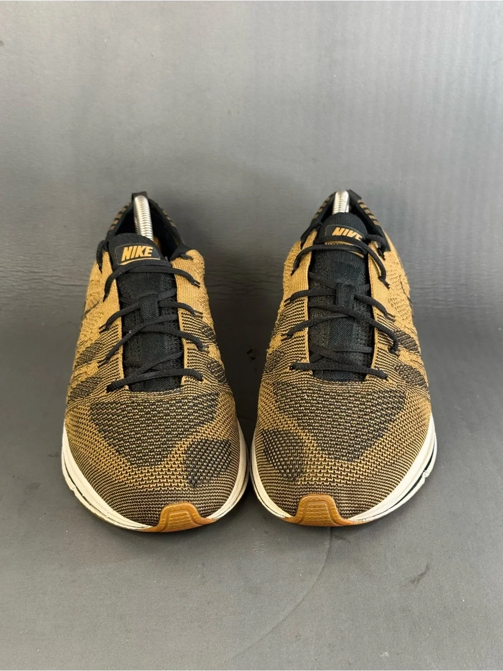 Nike Flyknit Trainer Golden Beige athletic sneaker shoes men's size 10